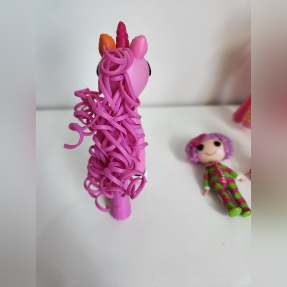 3 Lalaloopsy Mini Dolls and 2 Horses 🐎 Scone Featherbed Macedamia Marina Sahara - Picture 3 of 15
